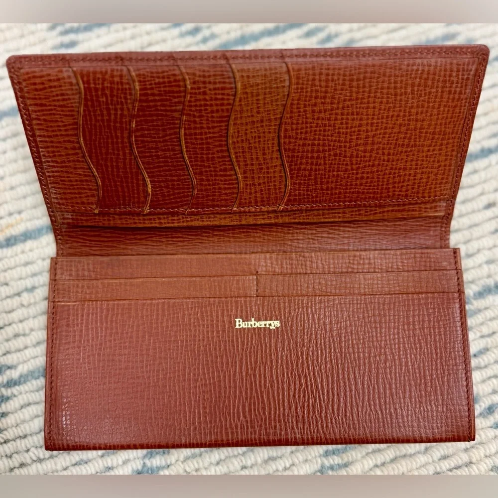 BURRBERRYS Vintage Rare 90’s Unisex Brown Textured Leather Long Bifold Wallet